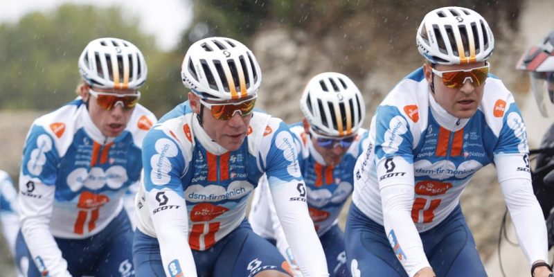 Bram Welten en Julius van den Berg verlengen contract bij Team dsm-firmenich PostNL