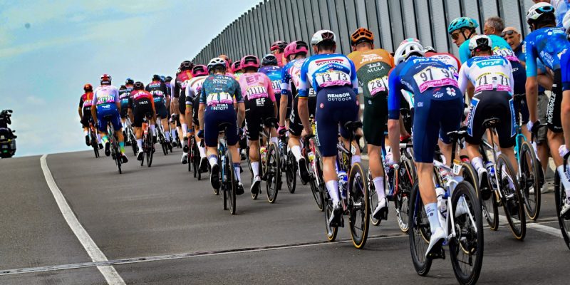 Overzicht: In het Tourpeloton barst het van de prototypes