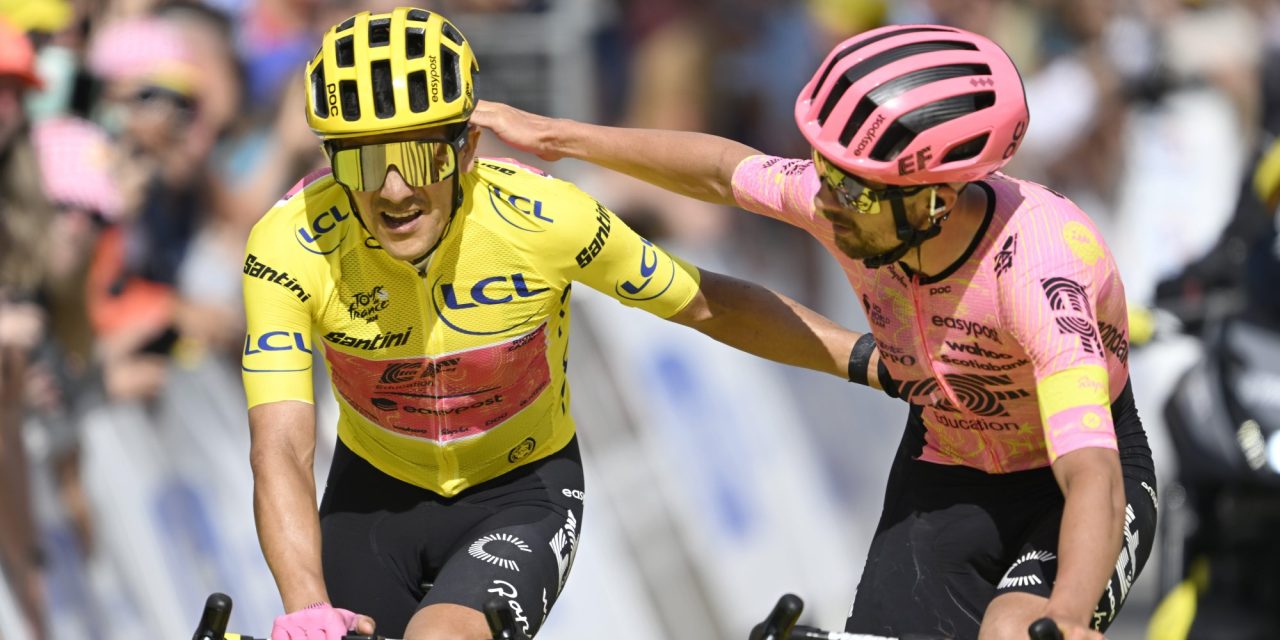 Richard Carapaz verliest geel, maar genoot wel: “Historische dag voor het team”