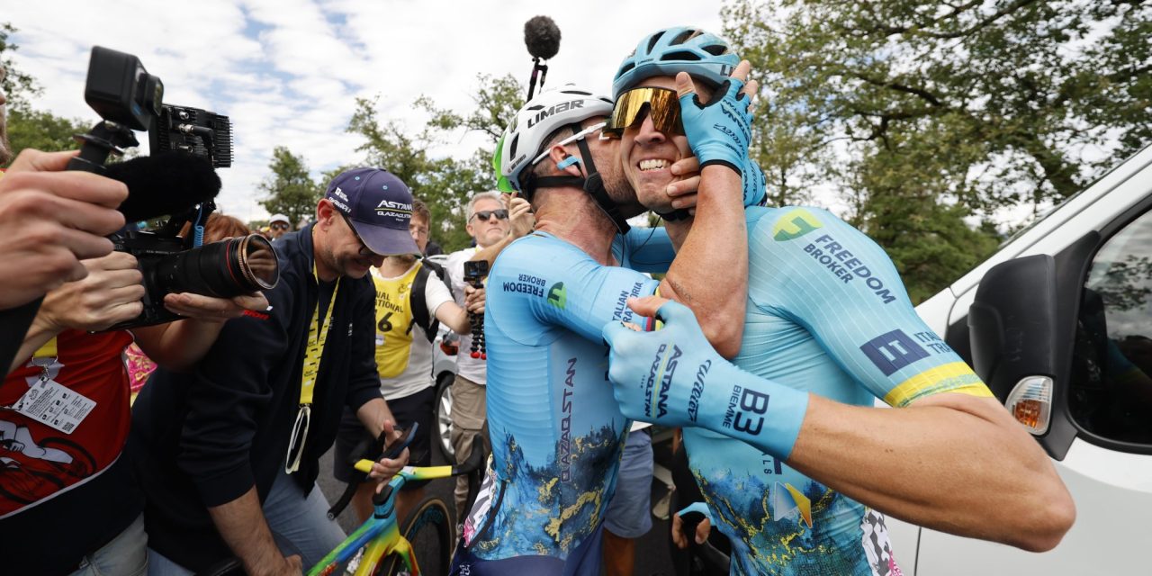 Cees Bol grijnst van oor tot oor na historische zege Mark Cavendish: “Heel bijzonder om bij te zijn”