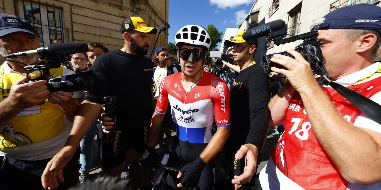 Tour 2024: Nederlands kampioen Groenewegen te snel voor gedeclasseerde Philipsen in Dijon