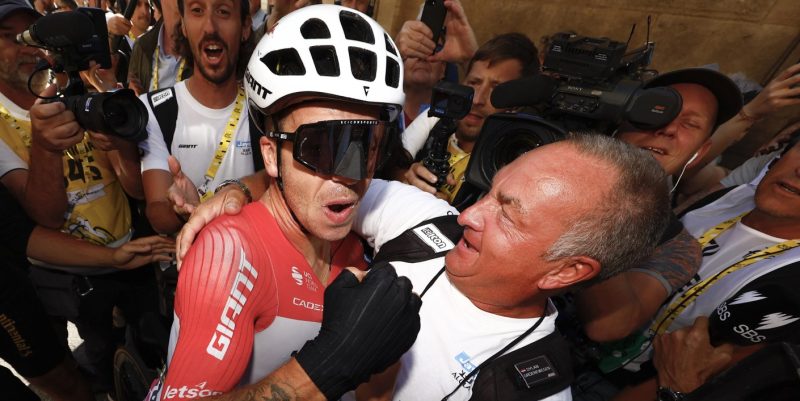 Ploegleider van Dylan Groenewegen: “Mooi om te zien dat hij weer vliegt”