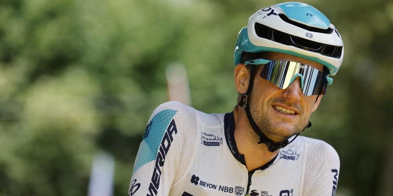 Wout Poels is blij om na ziekte weer mee te koersen: “Liever zo dan als nieuweling eraf gereden worden”
