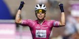 Lorena Wiebes wint met overmacht in Baloise Ladies Tour na uur neutralisatie