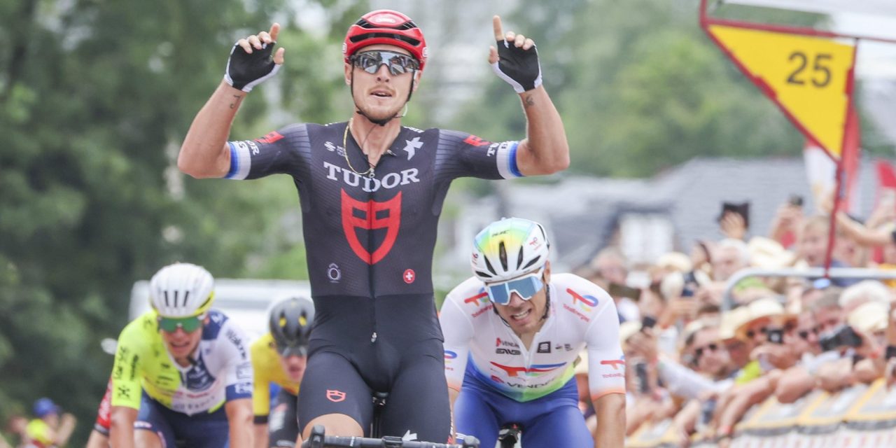Matteo Trentin slaat dubbelslag in Redoute-rit Tour de Wallonie, Jordi Meeus valt in sprint