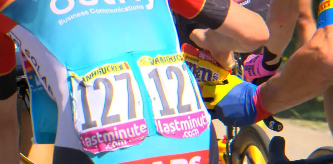 Tour 2024: Smullen! Jasper Stuyven deelt M&M’s uit in het peloton