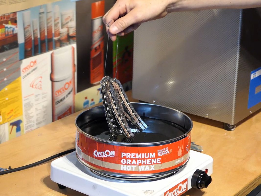Winactie: Voorspel de winnaar van etappe 9 in de Tour en win CyclOn Premium Graphene Hot Wax t.w.v. €49,95