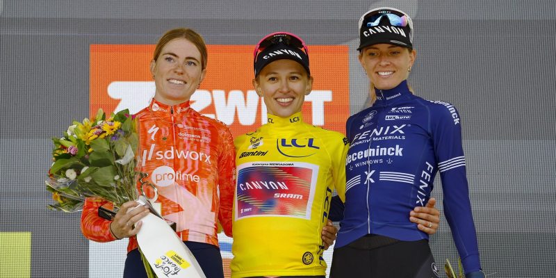 Kasia Niewiadoma wil Vollering weer verslaan in Tour Femmes: “Ben niet wanhopig of geobsedeerd”