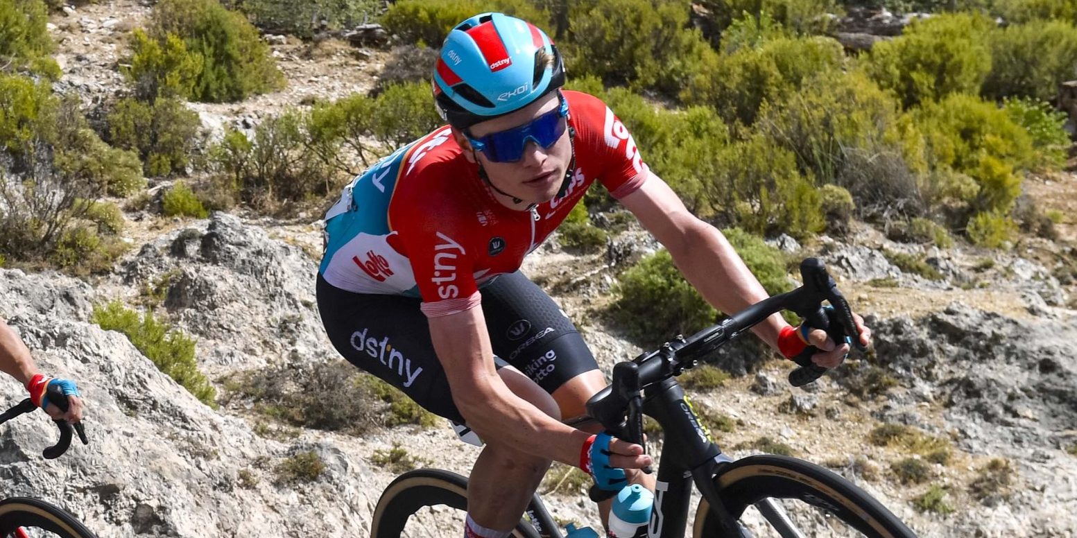 Lennert Van Eetvelt raakt zijn plek in top-10 van Vuelta kwijt: “Hoop vorm terug te vinden”