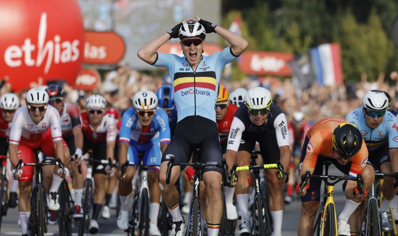 Tim Merlier ondanks kettingprobleem Europees kampioen: “Kon op het juiste moment eruit komen”