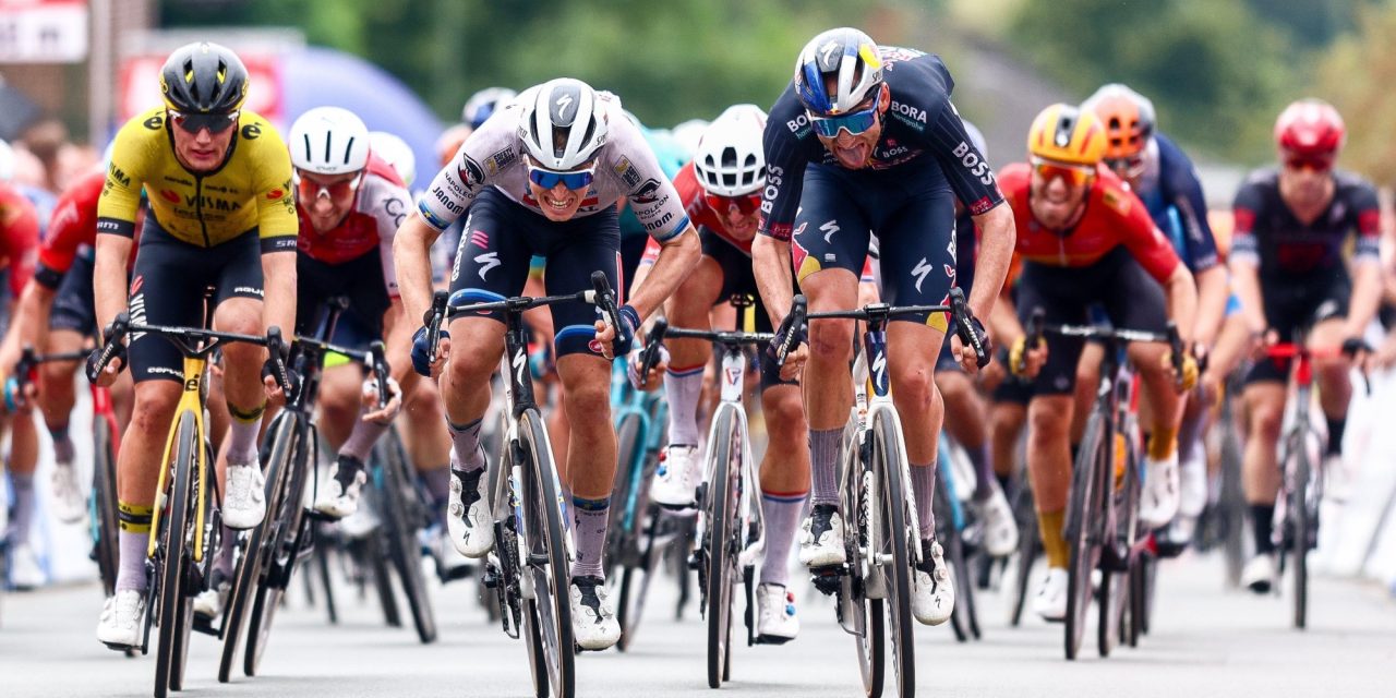 Tim Merlier trekt topvorm door met nipte zege in Gooikse Pijl, Olav Kooij derde