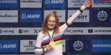 Puck Pieterse na materiaalpech tóch wereldkampioen: “Pas in de laatste ronde drong het besef door”