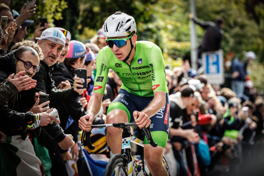 Pogacar schenkt Colnago na 20 jaar nog eens de wereldtitel