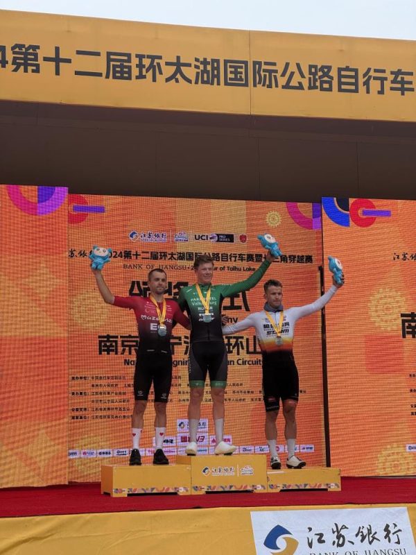 Jelte Krijnsen sprint naar rit- en eindzege in Tour of Taihu Lake