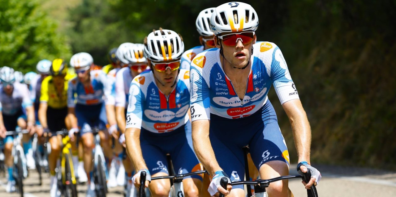 Het enthousiasme van Enzo Leijnse wordt nu nog afgestraft in de WorldTour