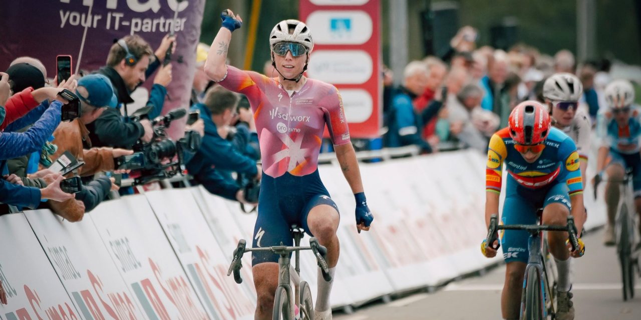 Twee op een rij voor Lorena Wiebes na waaierspektakel in Simac Ladies Tour