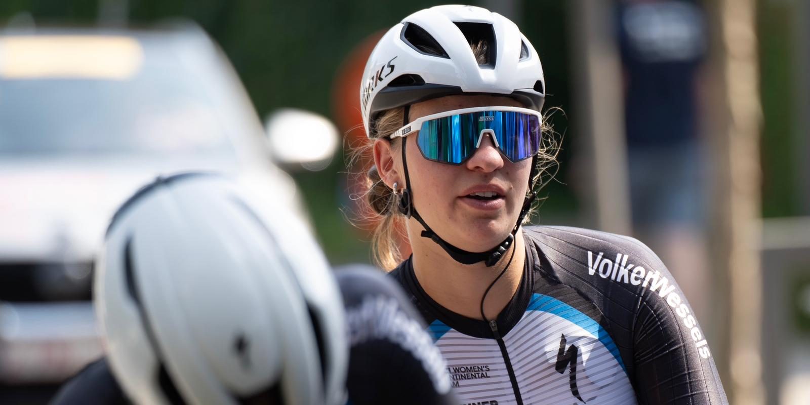 Tirza Wisse tekent na stage bij VolkerWessels, dat verlengt met nog drie rensters