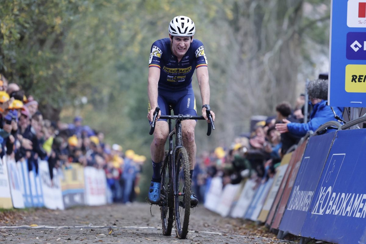Toon Aerts voor het eerst op podium sinds schorsing: Dit is nog niet het toppunt