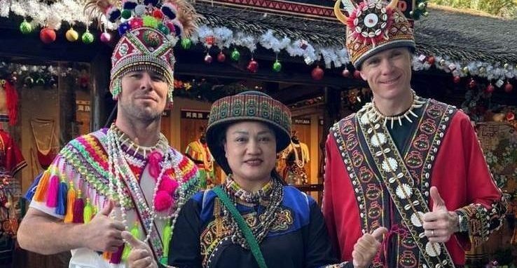 Wereldburgers: Mark Cavendish en Chris Froome dompelen zich onder in Taiwanese cultuur