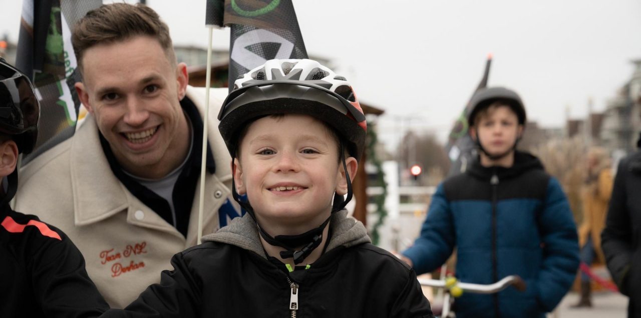 ANWB lanceert kerstcampagne om fietsen in te zamelen voor arme kinderen