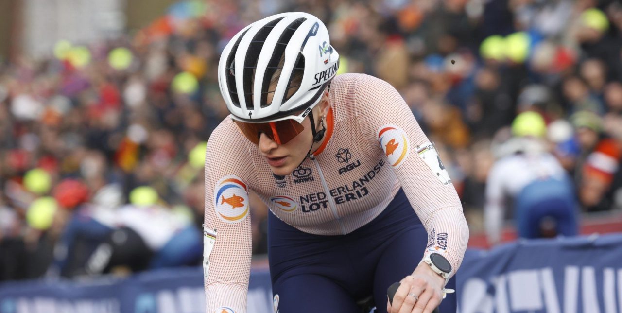 Mirre Knaven maakt vijf maanden na operatie aan bekkenslagader rentree in peloton