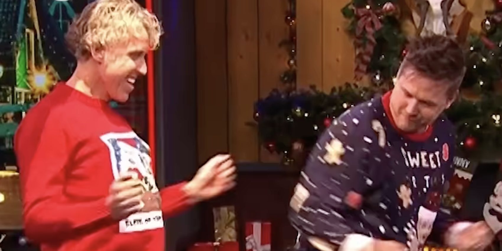 Michael Boogerd danst op tafel tijdens muziekquiz op SBS 6 met Roxane Knetemann