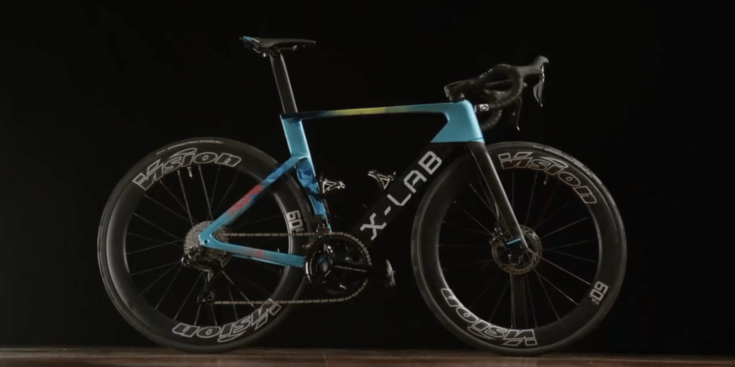 XDS Astana presenteert X-Lab AD9, eerste Chinese fiets in de