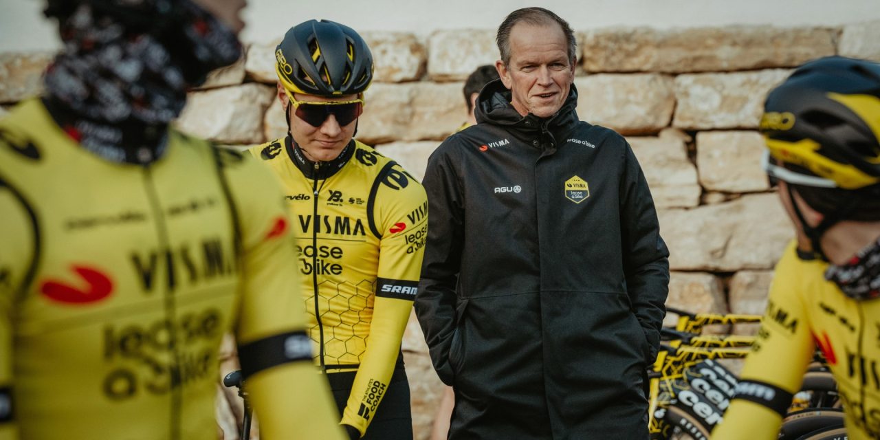 Richard Plugge (Visma | Lease a Bike) is tegen extra wildcards in grote rondes: “Zou raar zijn”
