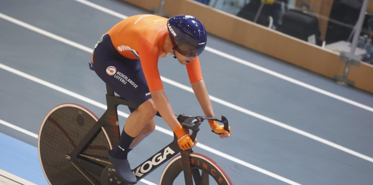 Vincent Hoppezak pakt EK-zilver op de scratch, topfavoriet Iúri Leitão maakt het waar