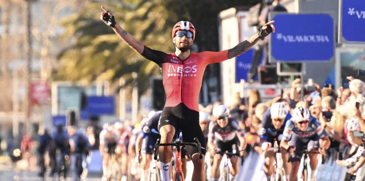 Chaos in Volta ao Algarve! Groot deel peloton rijdt verkeerd, organisatie maakt geen uitslag op