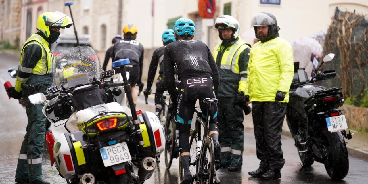 Organisatie Challenge Mallorca oneens met renners die zelf besloten koers stil te leggen