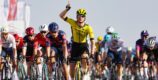 Olav Kooij sprint met overmacht naar zege in openingsrit Tour of Oman