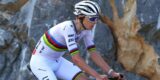 Tadej Pogacar blij dat hij kan winnen in regenboogtrui, maar: “Hoopte dat Tarling leider zou blijven”