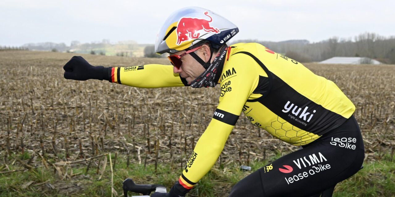 Visma | Lease a Bike en Unibet Tietema Rockets gedwongen om shirt aan te passen in Omloop