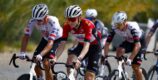 Tadej Pogacar lijkt strijd met Van der Poel en Van Aert aan te gaan in Parijs-Roubaix