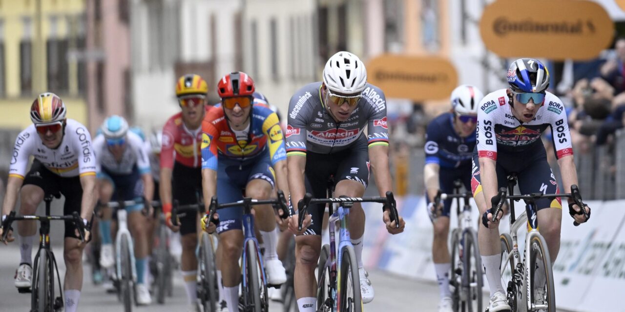 Mathieu van der Poel baalt ‘een beetje’ na tweede plek, maar is toch vooral blij