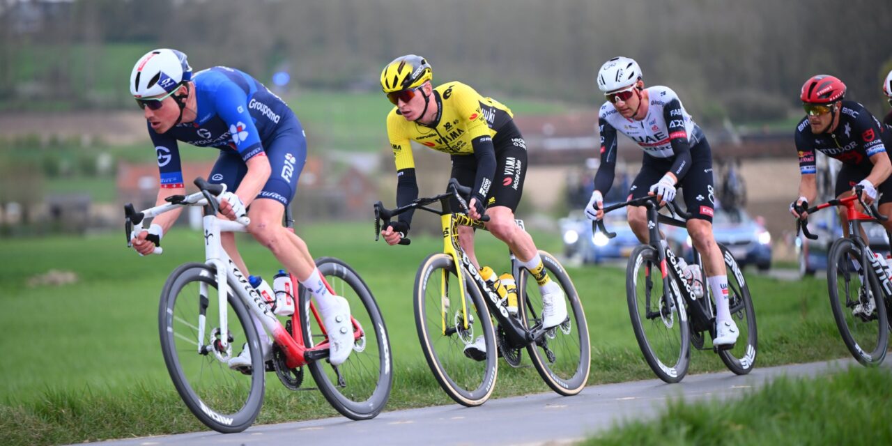 Kritiek op koersgedrag Groupama-FDJ na massale val: “We hoeven nergens spijt van te hebben”
