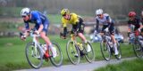 Kritiek op koersgedrag Groupama-FDJ na massale val: “We hoeven nergens spijt van te hebben”