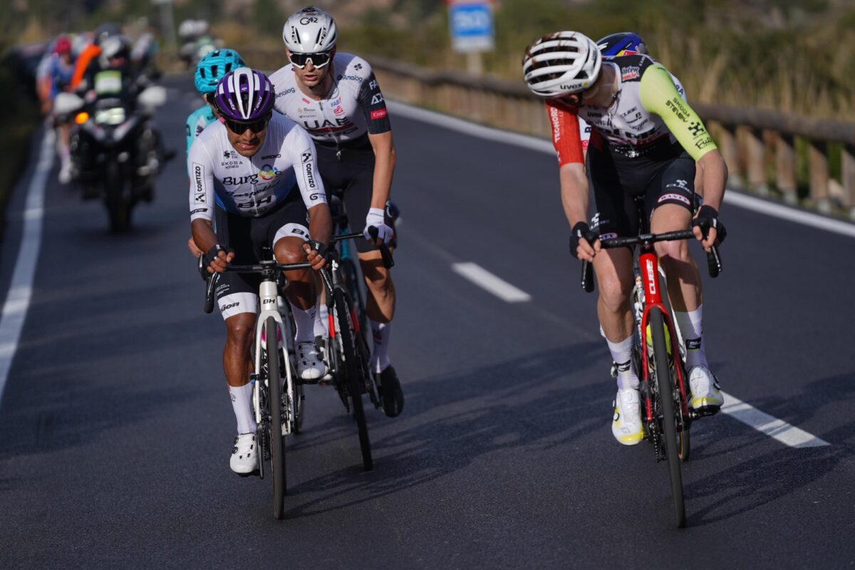 Guatemalteek van Burgos BH klopt leider Derek Gee in O Gran Camiño