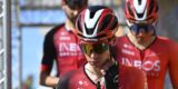 Arensman schuift op naar podium in Parijs-Nice, maar leeft vooral mee met gevallen Skjelmose