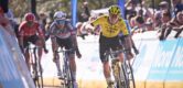 Visma-toptalent Matthew Brennan boekt eerste klassiekerzege in GP de Denain, pech voor sterke Tibor Del Grosso