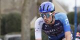 Ethan Vernon wint ‘vreemde’ en extreem snelle sprint: “Denk dat we wel 80 per uur reden”