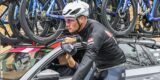 ‘Lenteklassieker’ Milaan-San Remo omgetoverd in natte koers met gure omstandigheden