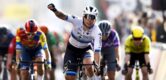 Lorena Wiebes verovert de zege in Classic Brugge-De Panne, Cat Ferguson de harten