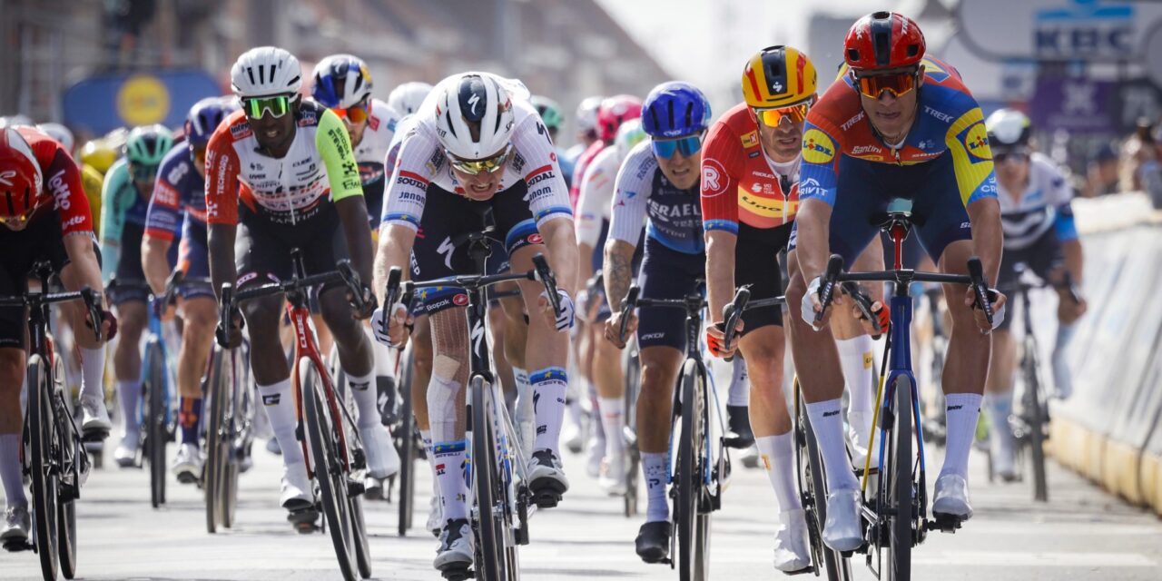 Tim Merlier refereert aan Frank Vandenbroucke na Gent-Wevelgem: “Trots dat ik dit mijn zoon kan tonen”