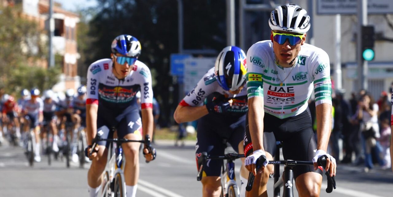 Juan Ayuso leert van nederlaag tegen Primoz Roglic: Had misschien bij hem kunnen blijven