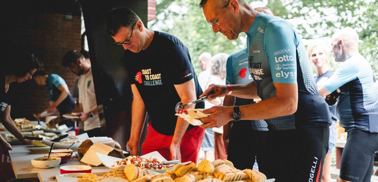 Hoe bereiden Maarten Tjallingii en andere deelnemers zich voor op de Coast to Coast Challenge?