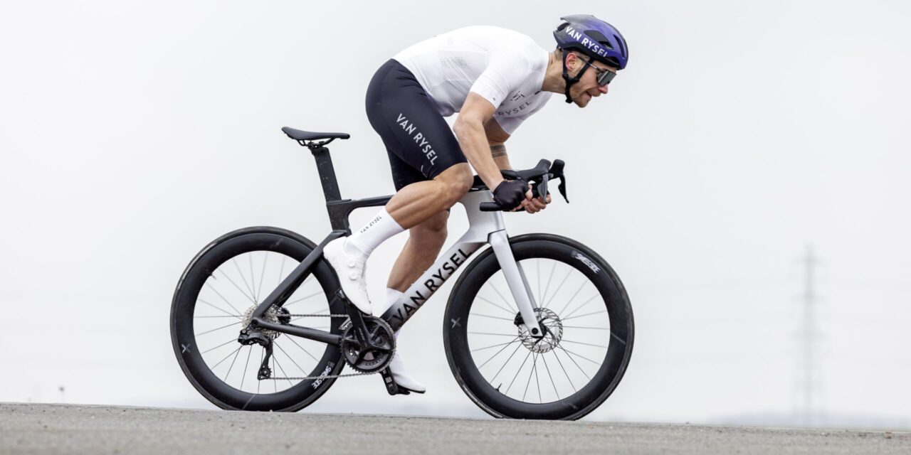 Al maanden te zien, maar nu presenteert Van Rysel de RCR-F aerobike