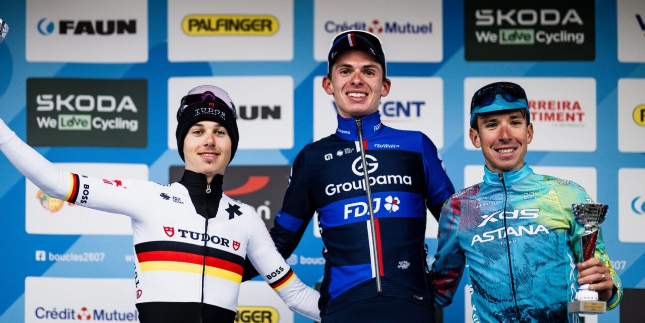Terwijl de rest verkeerd rijdt, wint Romain Grégoire de Ardèche Classic: We reden hier drie keer langs