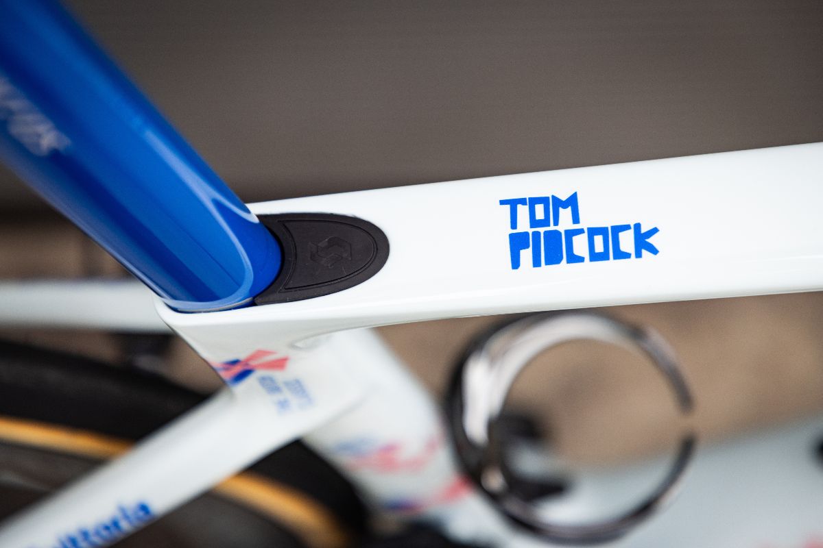 Pidcock start met speciale fiets aan Amstel Gold Race